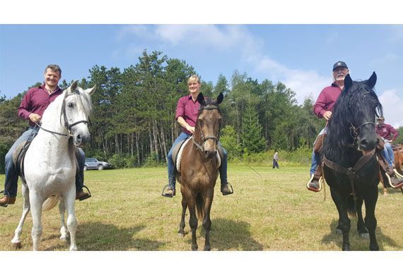 Tre istruttori AFEI a cavallo